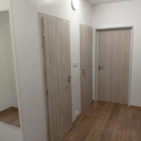 Utulne - Sekcov Lägenhetshotell *